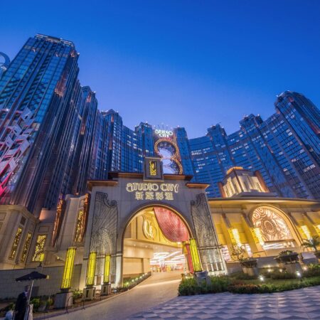 Golden Week Extravaganza: Melco’s Studio City Macau Teams Up with Aristocrat for Dragon-Themed Installation